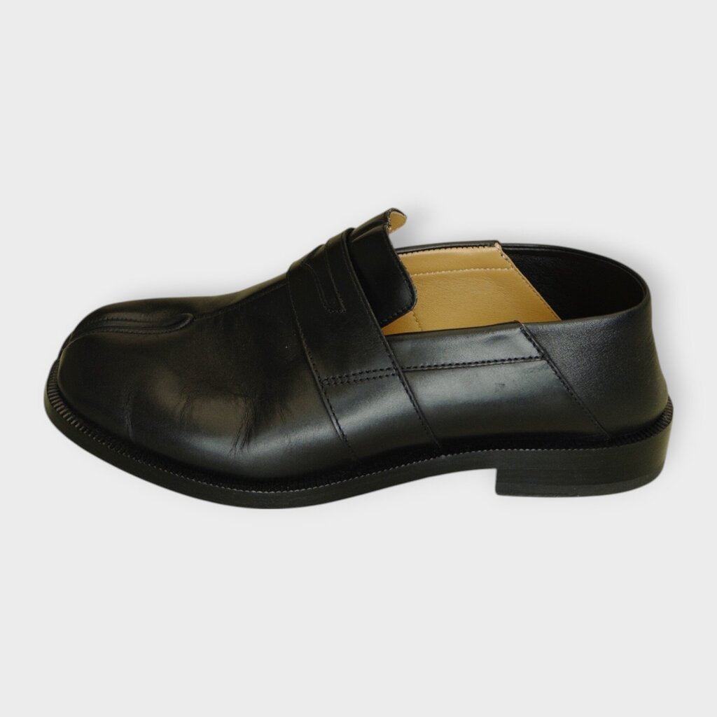Black Leather Tabi Brogue Shoes