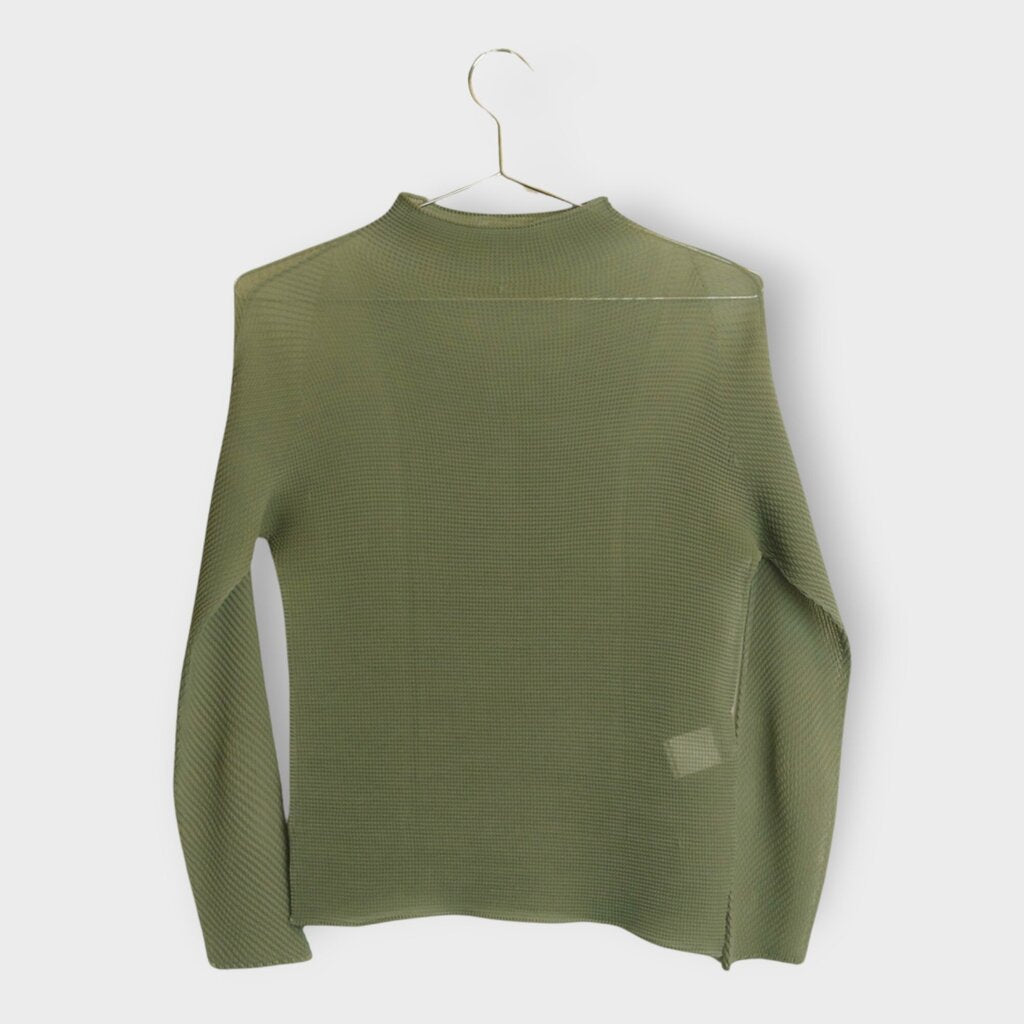 Permapleat Long Sleeve Top