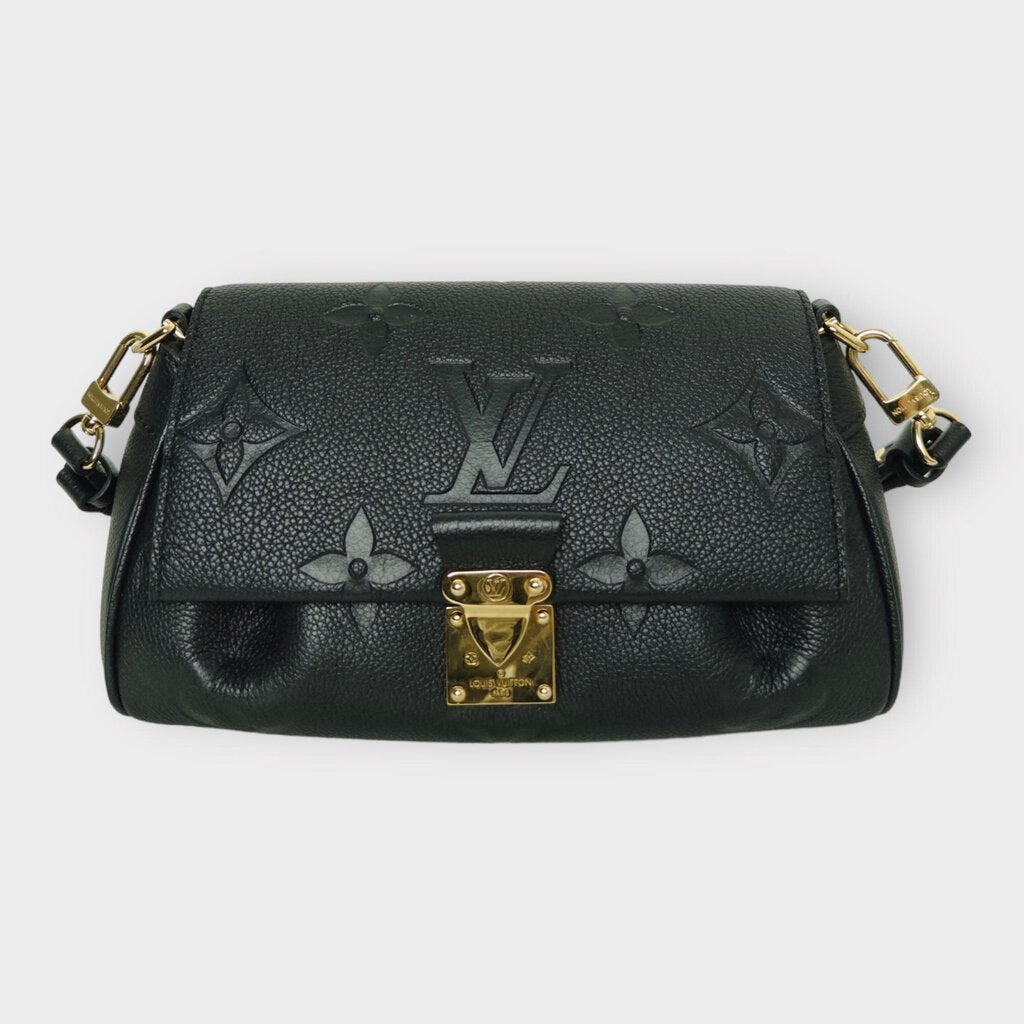 21' Black Favourite Monogram Shoulder Bag