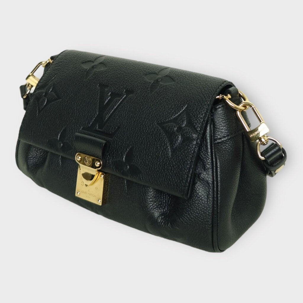 21' Black Favourite Monogram Shoulder Bag