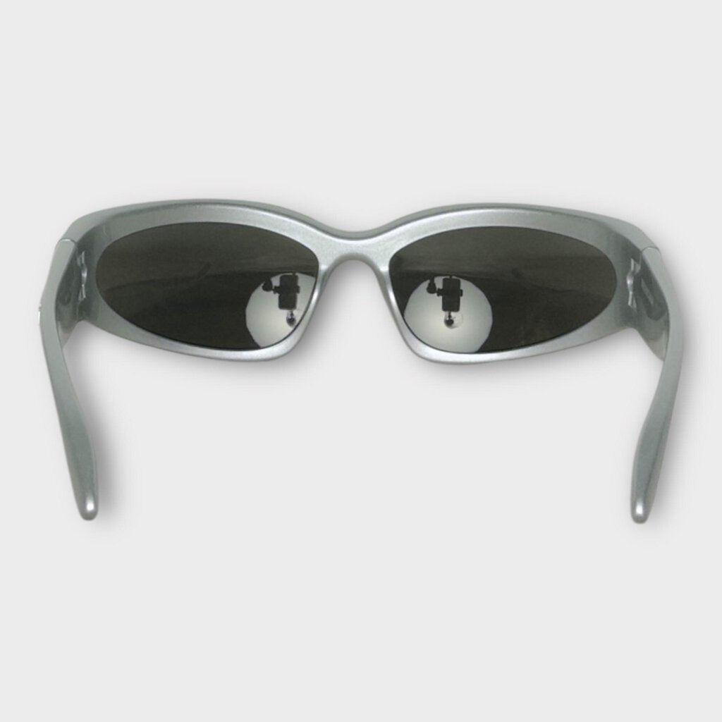 Silver Swift Oval BB0157S Sunglasses & Case