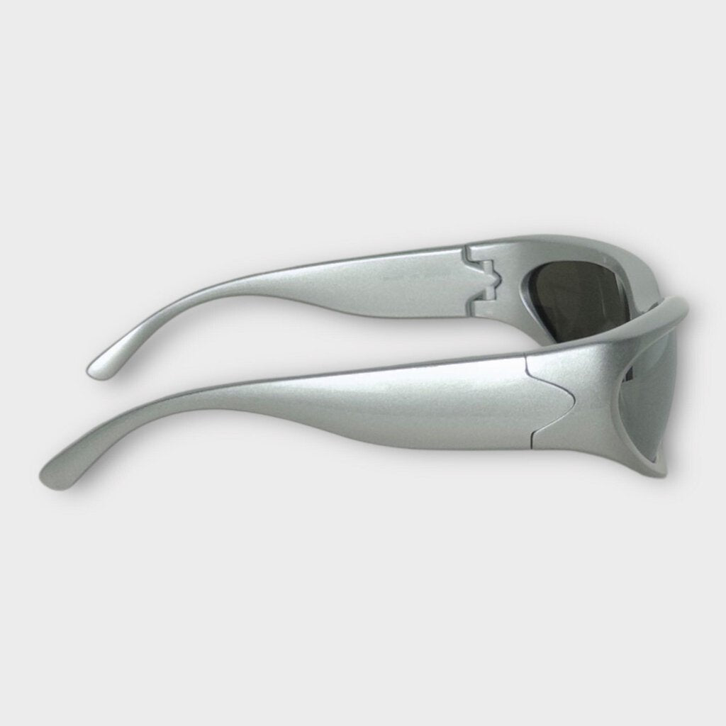 Silver Swift Oval BB0157S Sunglasses & Case