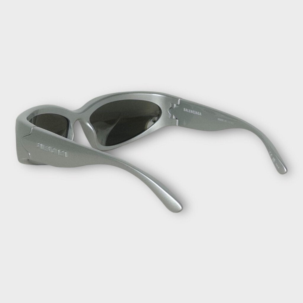 Silver Swift Oval BB0157S Sunglasses & Case