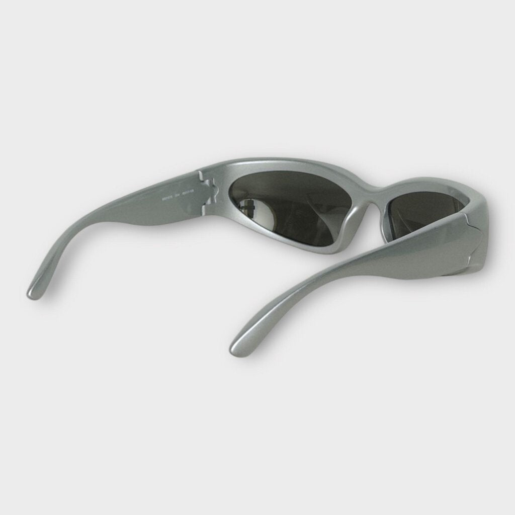 Silver Swift Oval BB0157S Sunglasses & Case