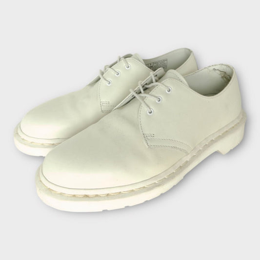 White All-Over 3 Eyelet Shoes