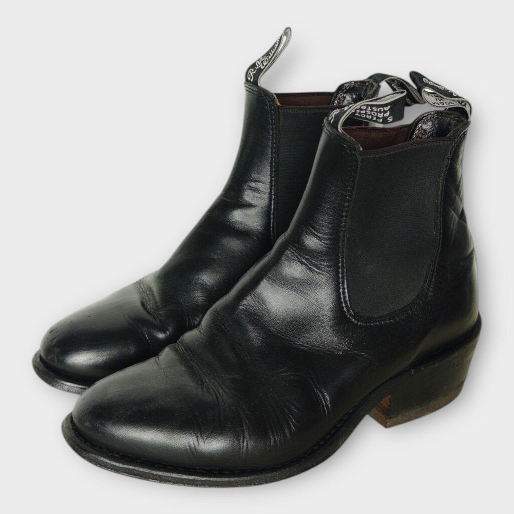 Black Leather Heeled Chelsea Boot