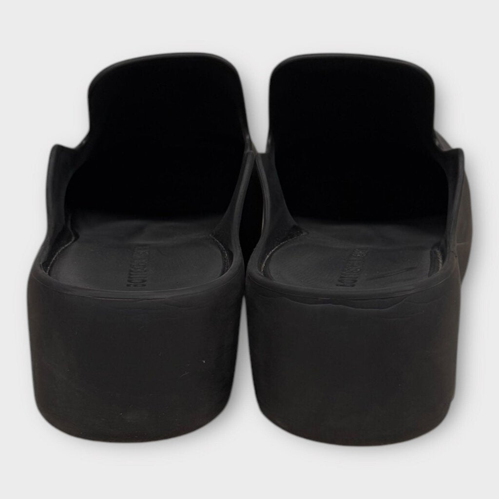 Black Rubber Flash Clog