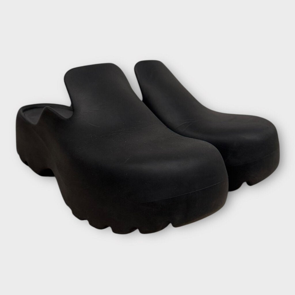 Black Rubber Flash Clog