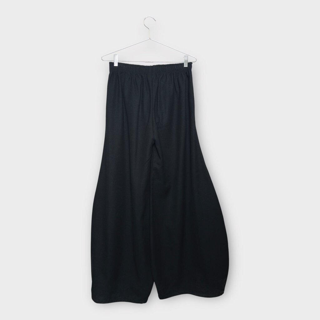 Black Wide Leg Shawties Puff Pant