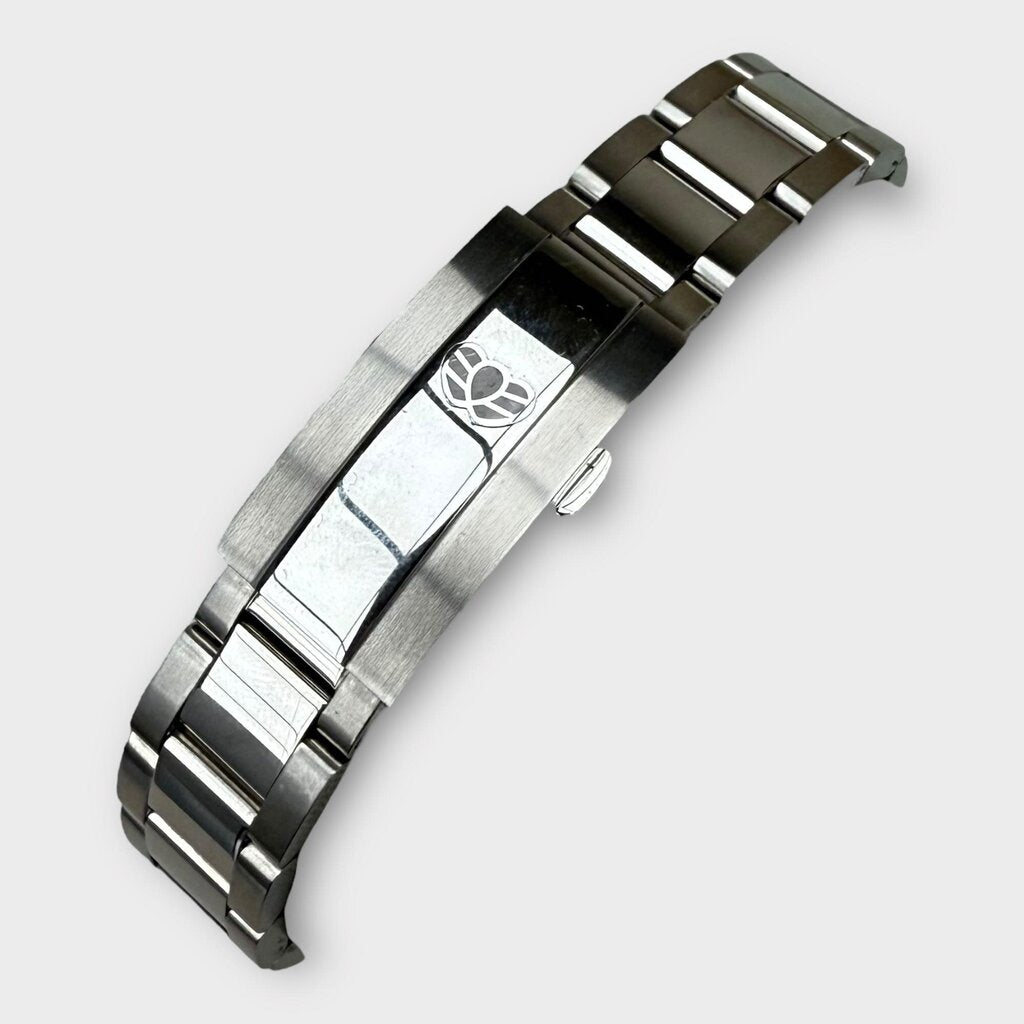 LAARVEE Silver & Green PEA001 Precision Steel Watch