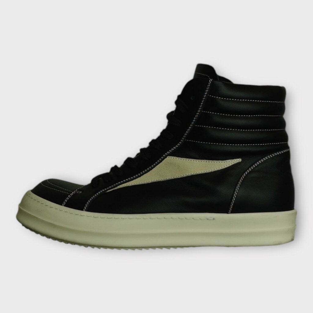 B&W High Vintage Sneakers & Box