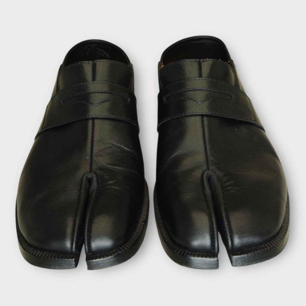 Black Leather Tabi Brogue Shoes