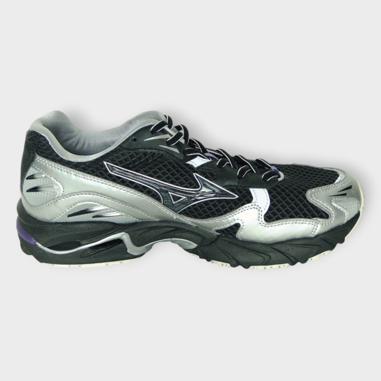 Wave Rider 10 Sneakers