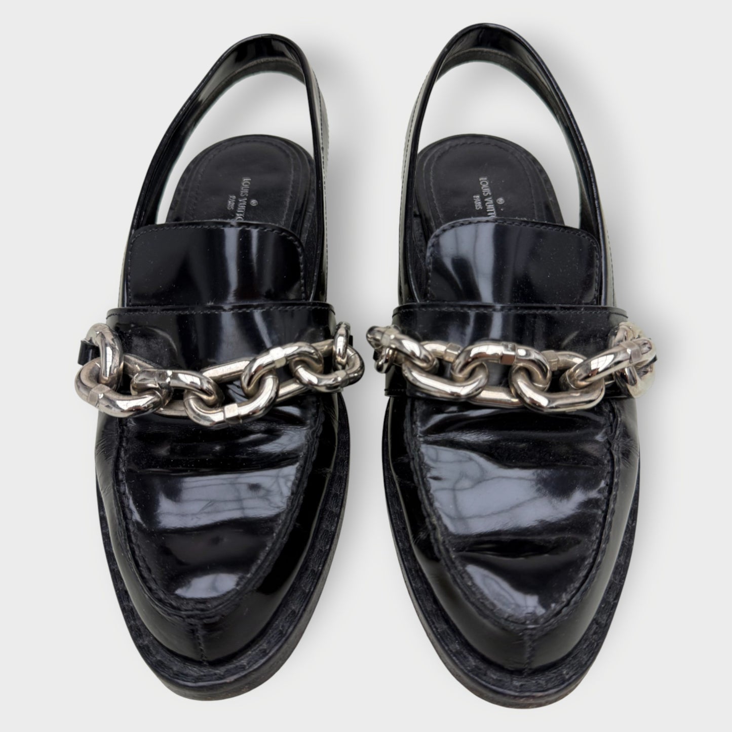 Patent Point Loafer w Silver Chain Detail