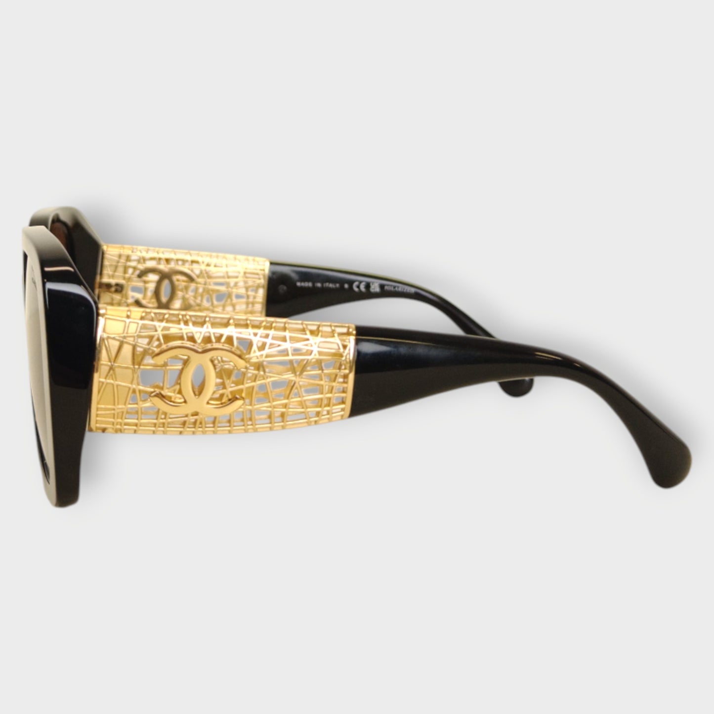 Gold Detail 5532 Sunglasses