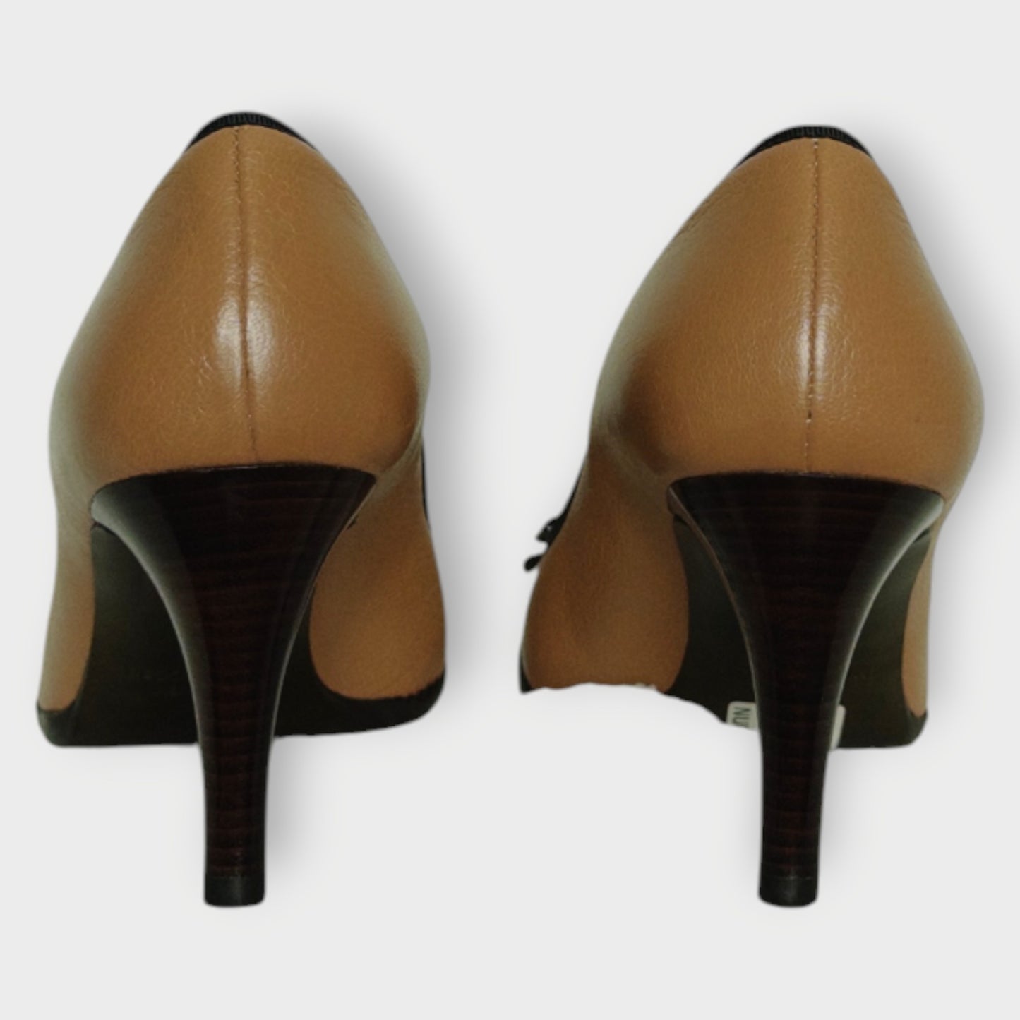 Bow Heeled Pumps