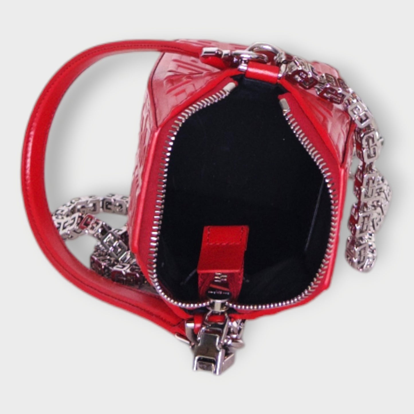 Embossed Vertical Antigona Bag