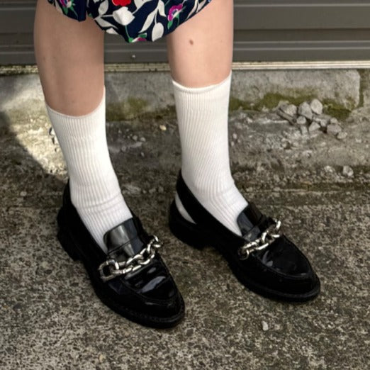 Patent Point Loafer w Silver Chain Detail
