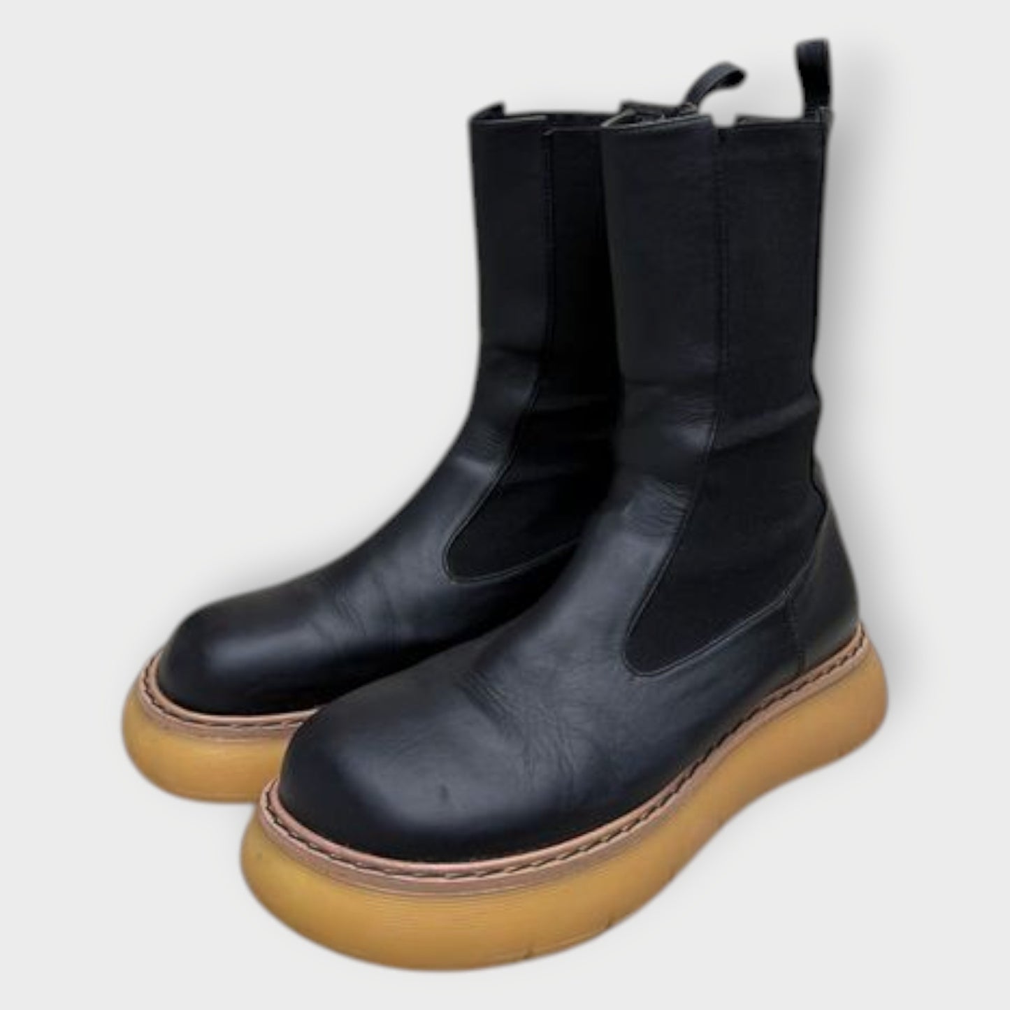 Leather Gum Sole Chelsea Boots