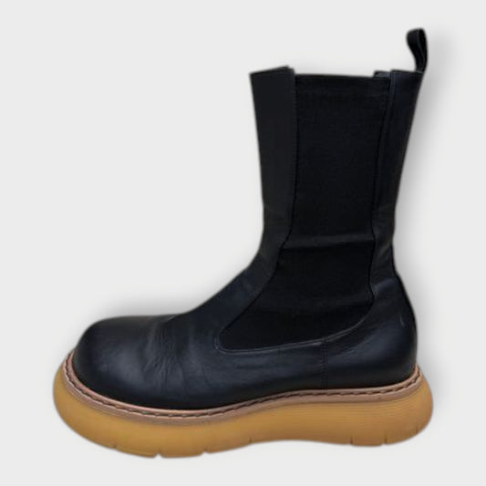 Leather Gum Sole Chelsea Boots