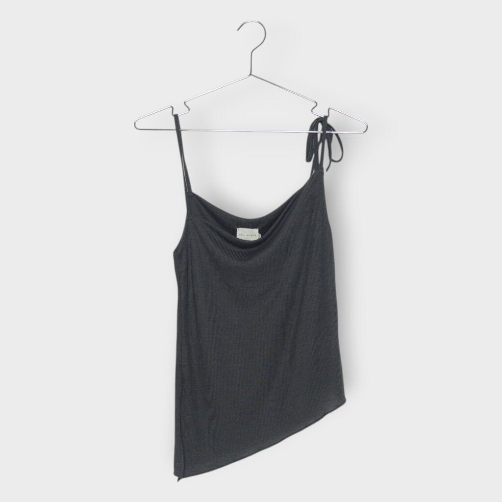 Ribbed Asymmetric Tank
