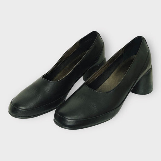 Black Leather Thick Heel Pumps