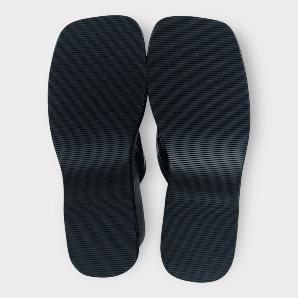 Black Leather Platform Thong Sandals