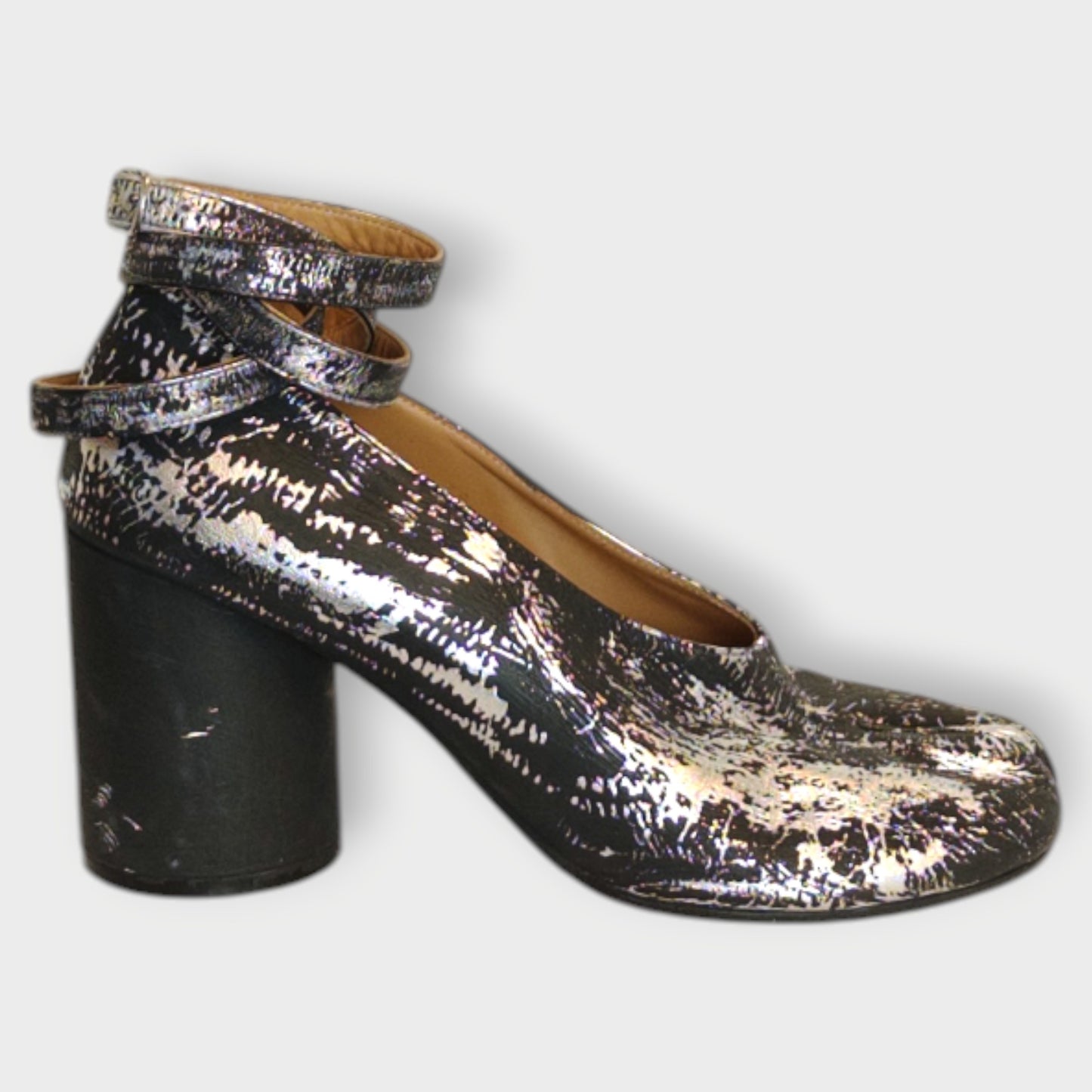 Cracked Tabi Heels
