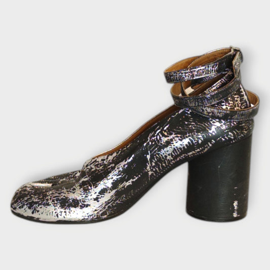 Cracked Tabi Heels