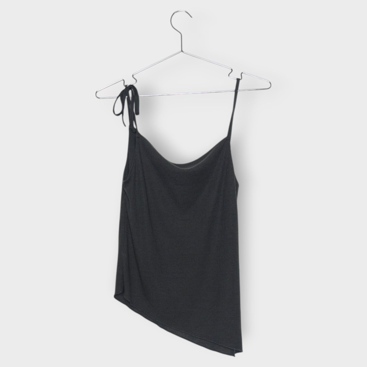 Ribbed Asymmetric Tank