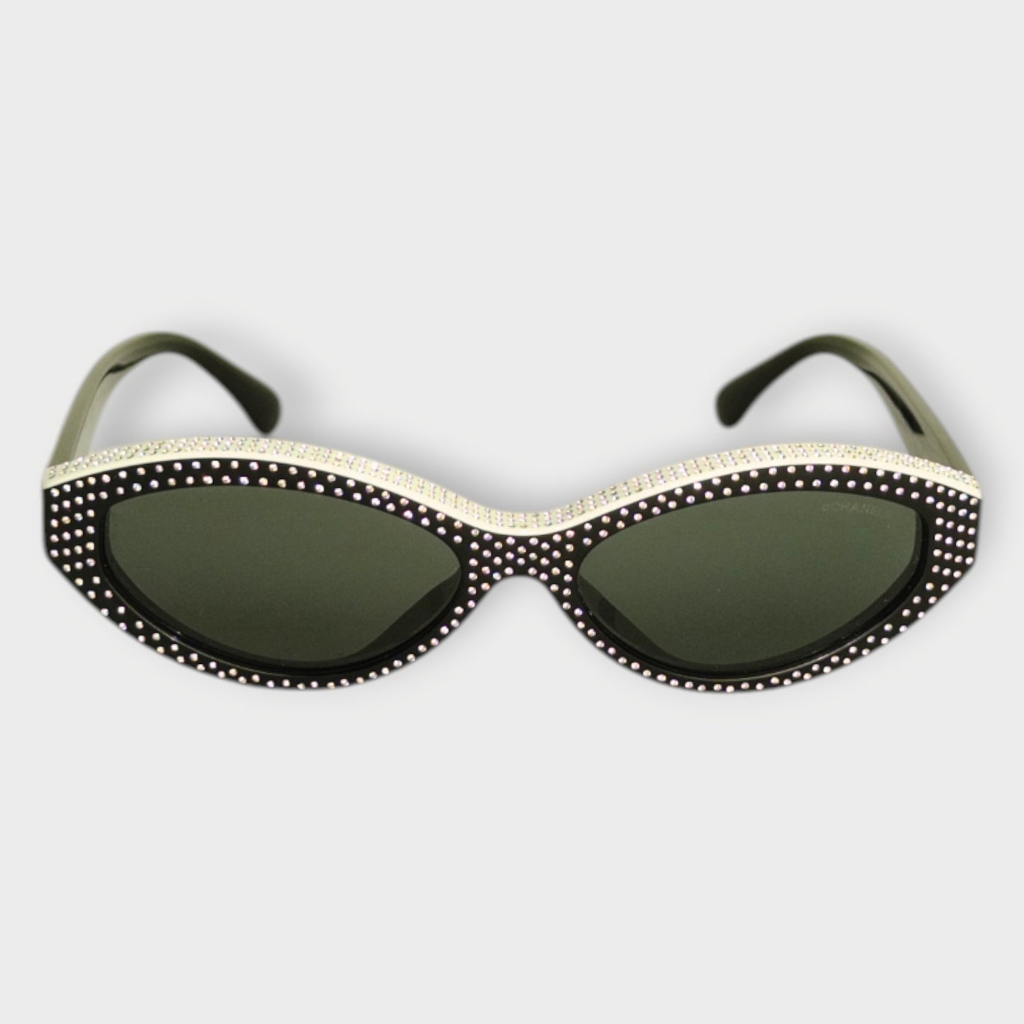Diamantés Oval Sunglasses