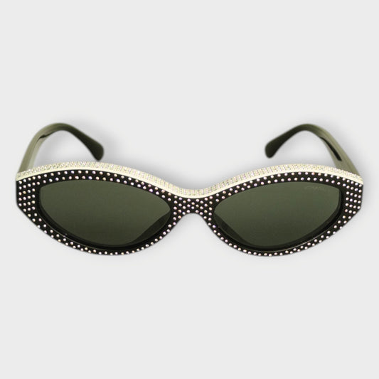 Diamantés Oval Sunglasses