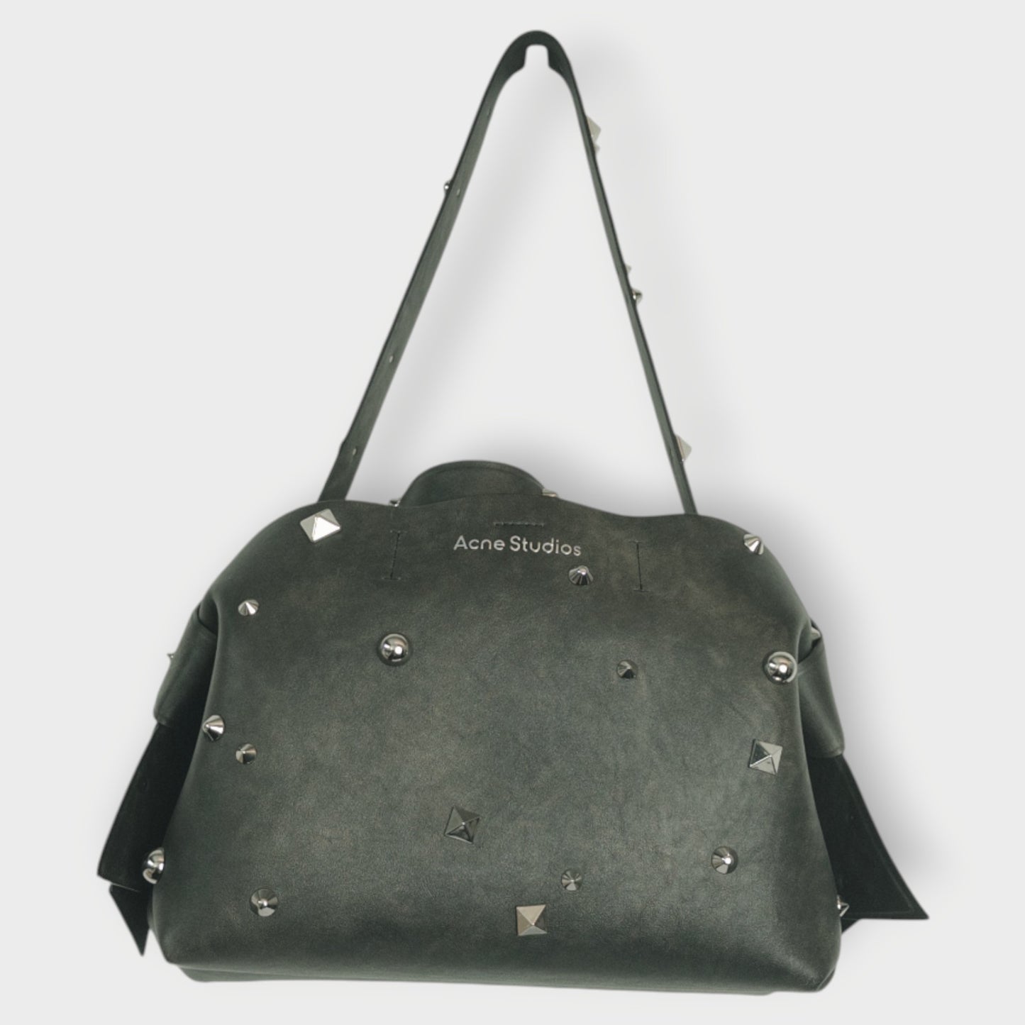 Black Musubi Studded Leather Tote #SLSBYQ