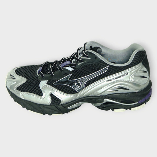 Wave Rider 10 Sneakers