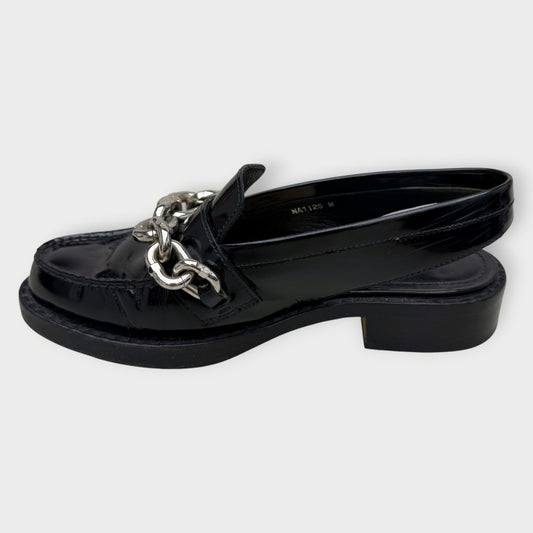 Patent Point Loafer w Silver Chain Detail