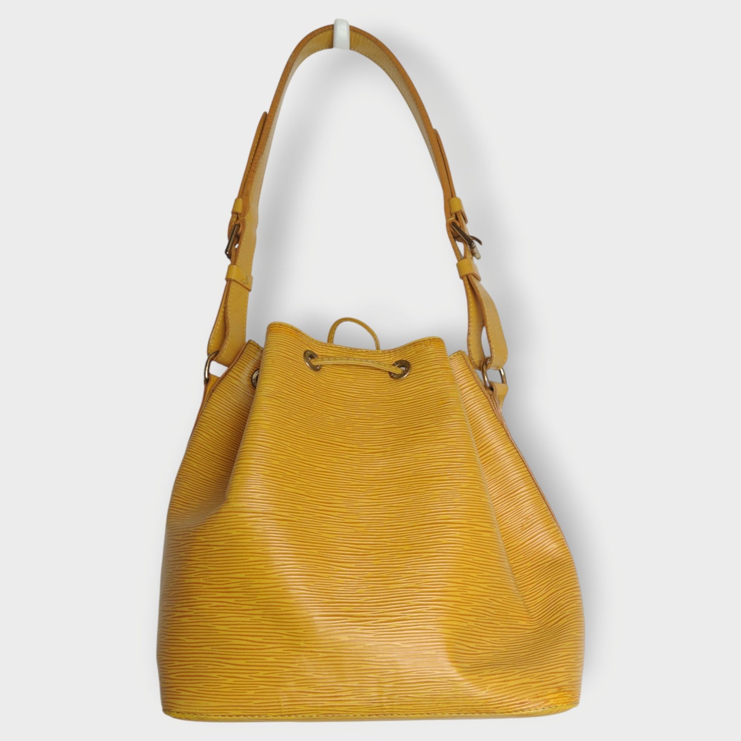 Leather Petit Noe Epi Shoulder Bag