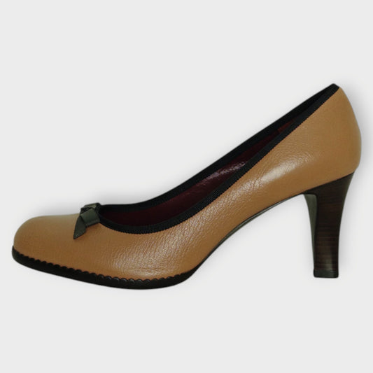 Bow Heeled Pumps
