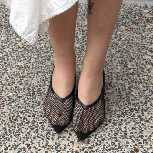 Gomez Mesh Pointed Toe Kitten Heel