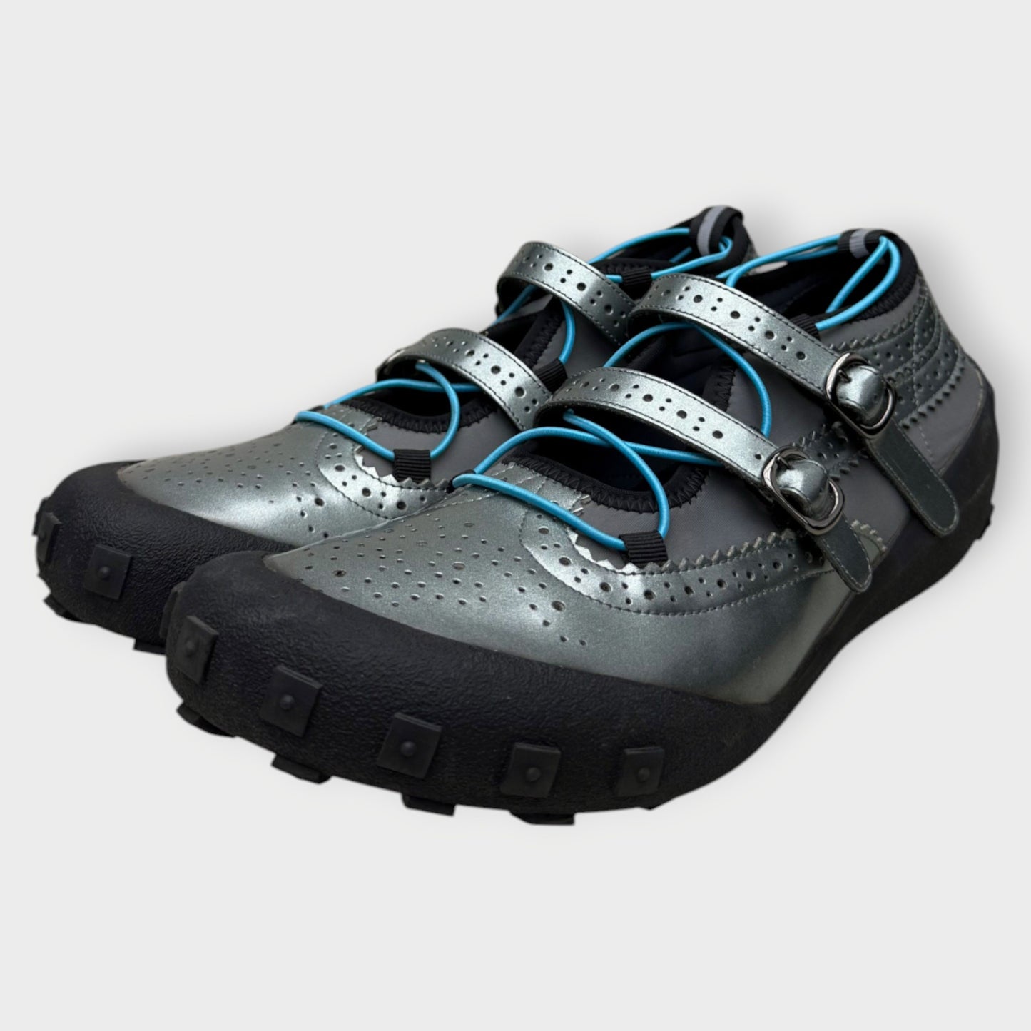Buckle Blue Lace Sneakers