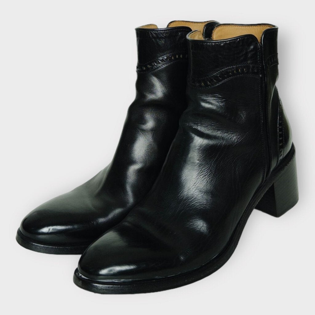 Alberto Fasciani Black Leather Brogue Detailed Ankle Boots