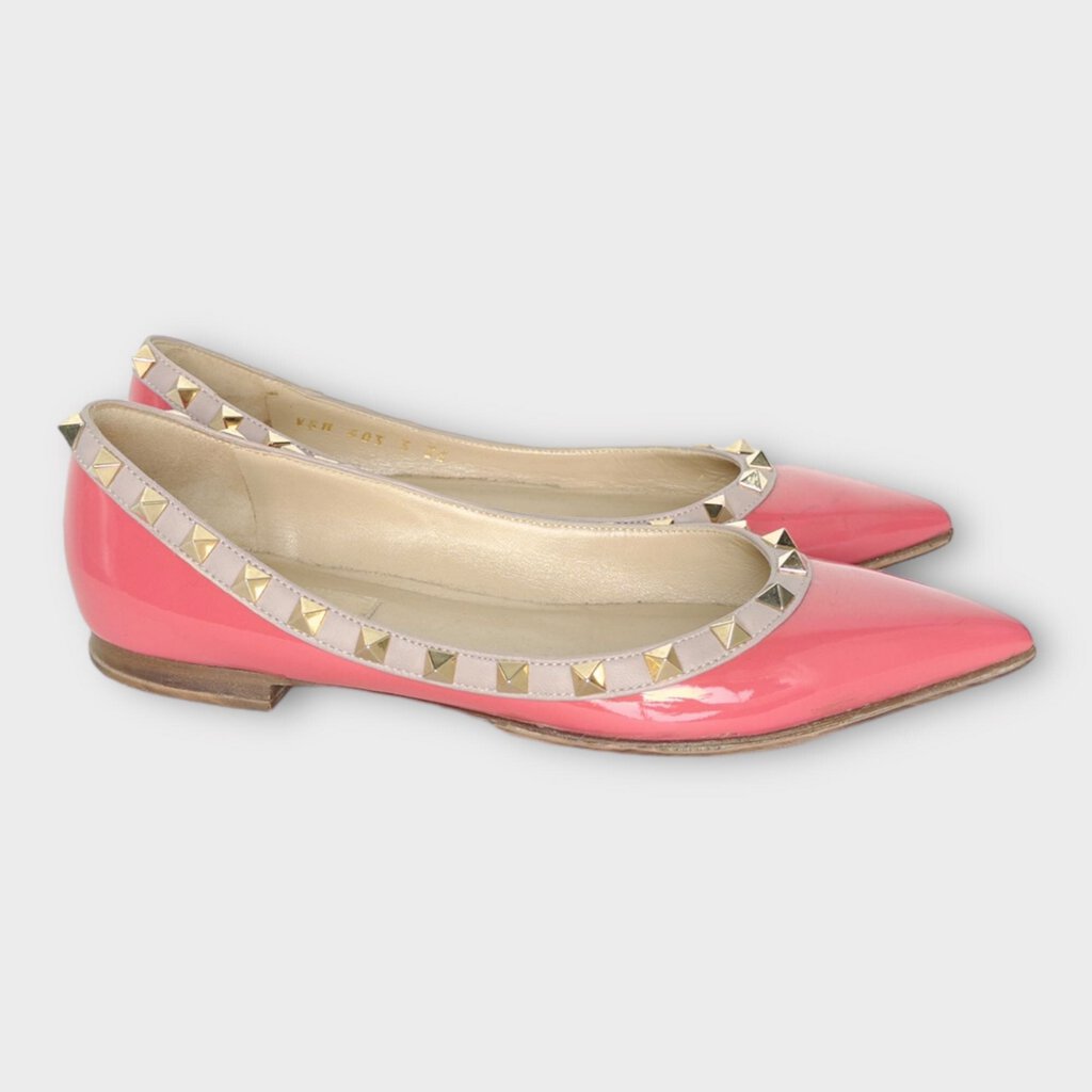 Valentino 珊瑚粉色铆钉尖头芭蕾平底鞋